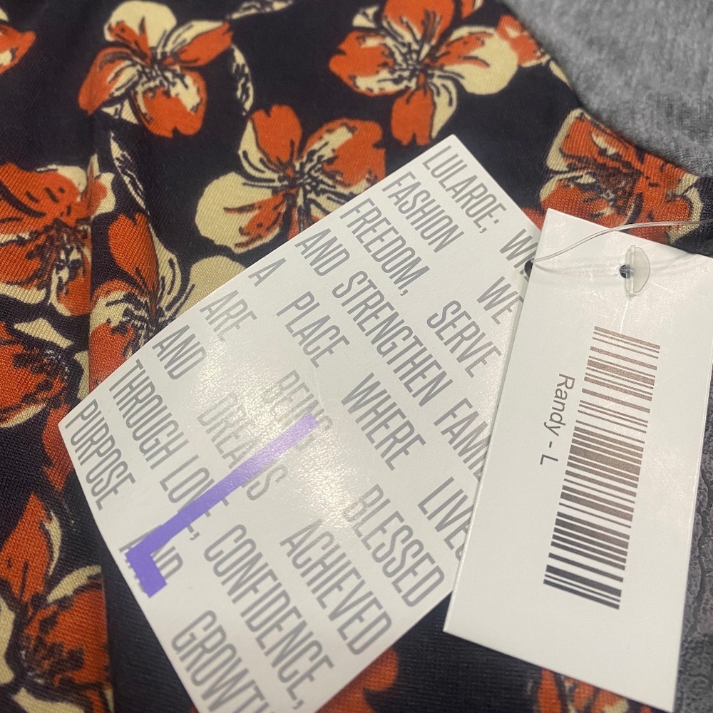 LulaRoe Randy Top - Picture 4 of 6
